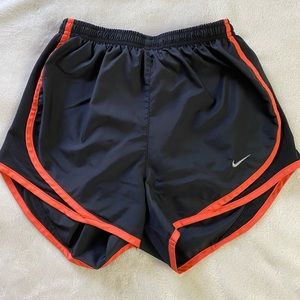 Nike Tempo shorts orange